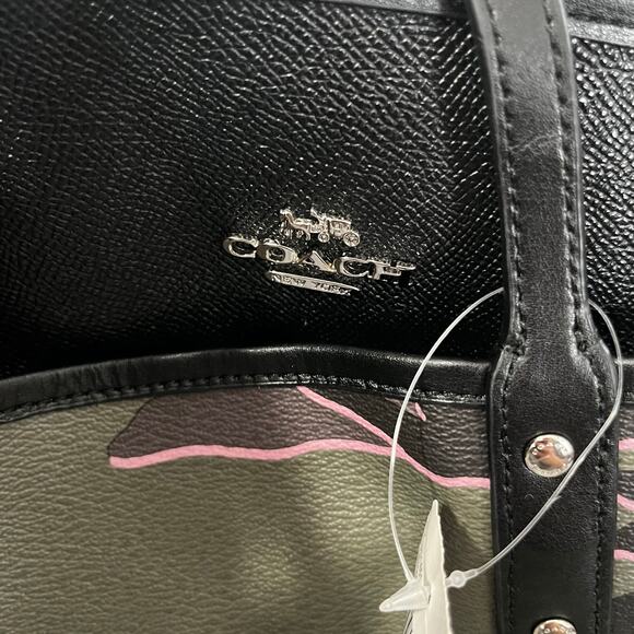 Coach Camo Large City Tote Bag Reversible Black Interior Pebble Leather Wristlet - Picture 6 of 9